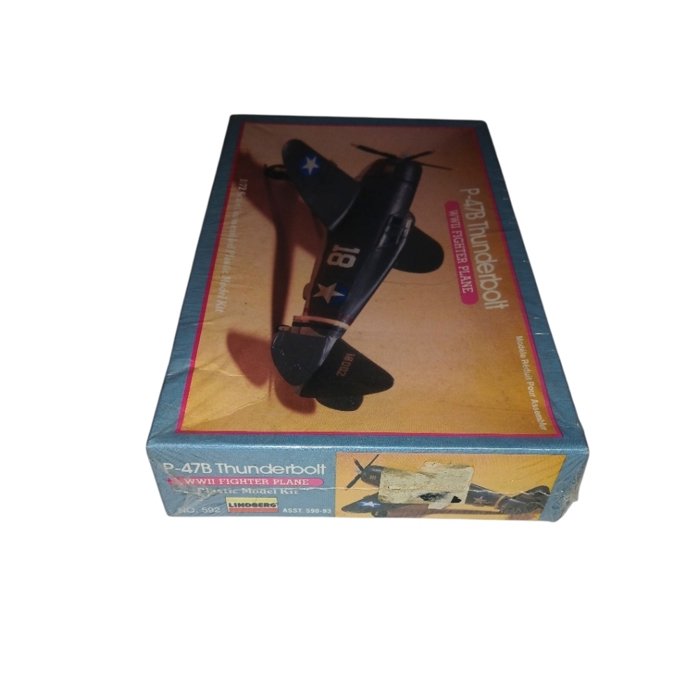 Vintage NEW Thunderbolt P-47B Model WW2 Plane Kit New In Sealed Box - Picture 3 of 4